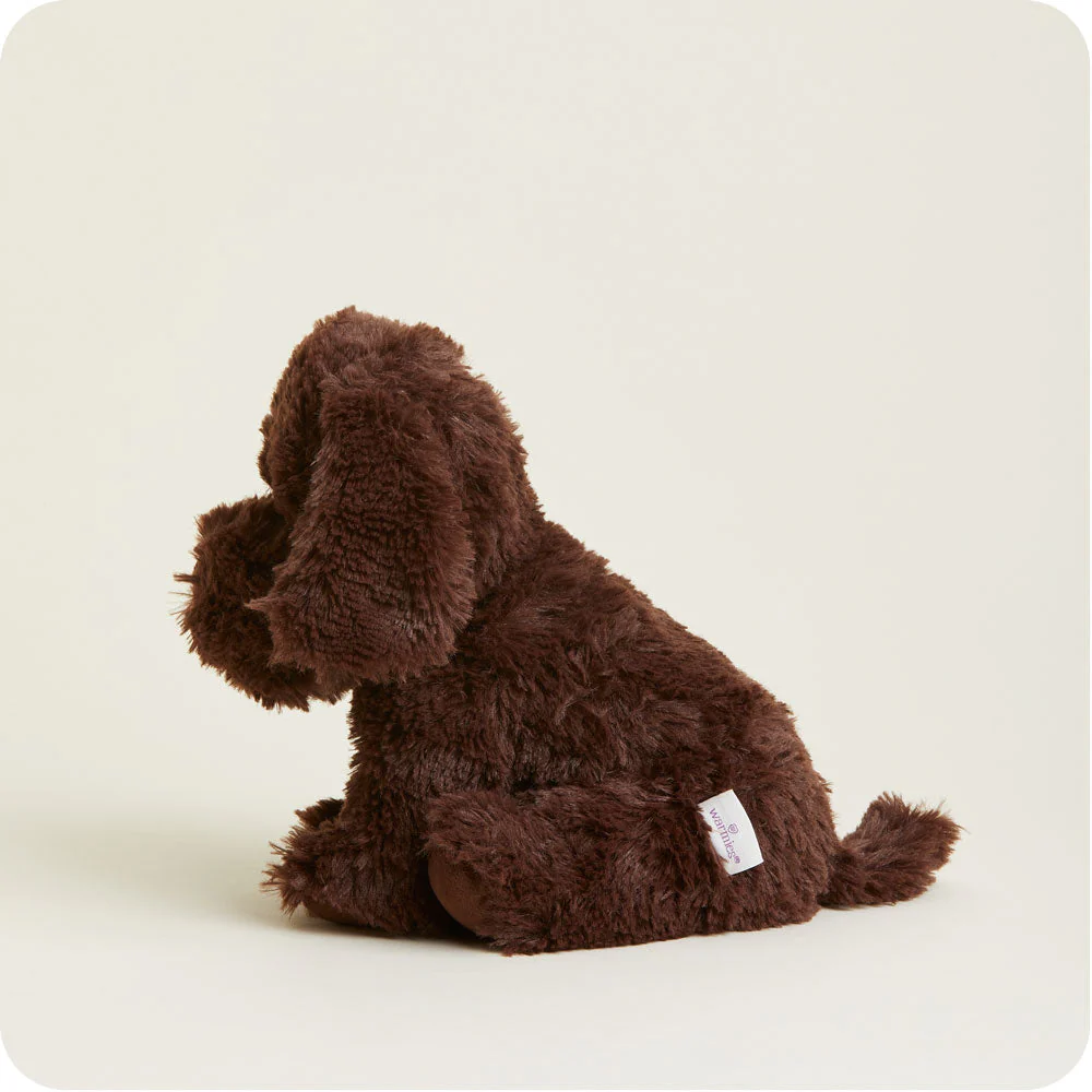 side view shows sitting position and long back legs