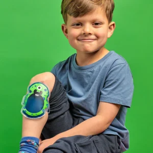 kid with cold pack wrapped around his leg